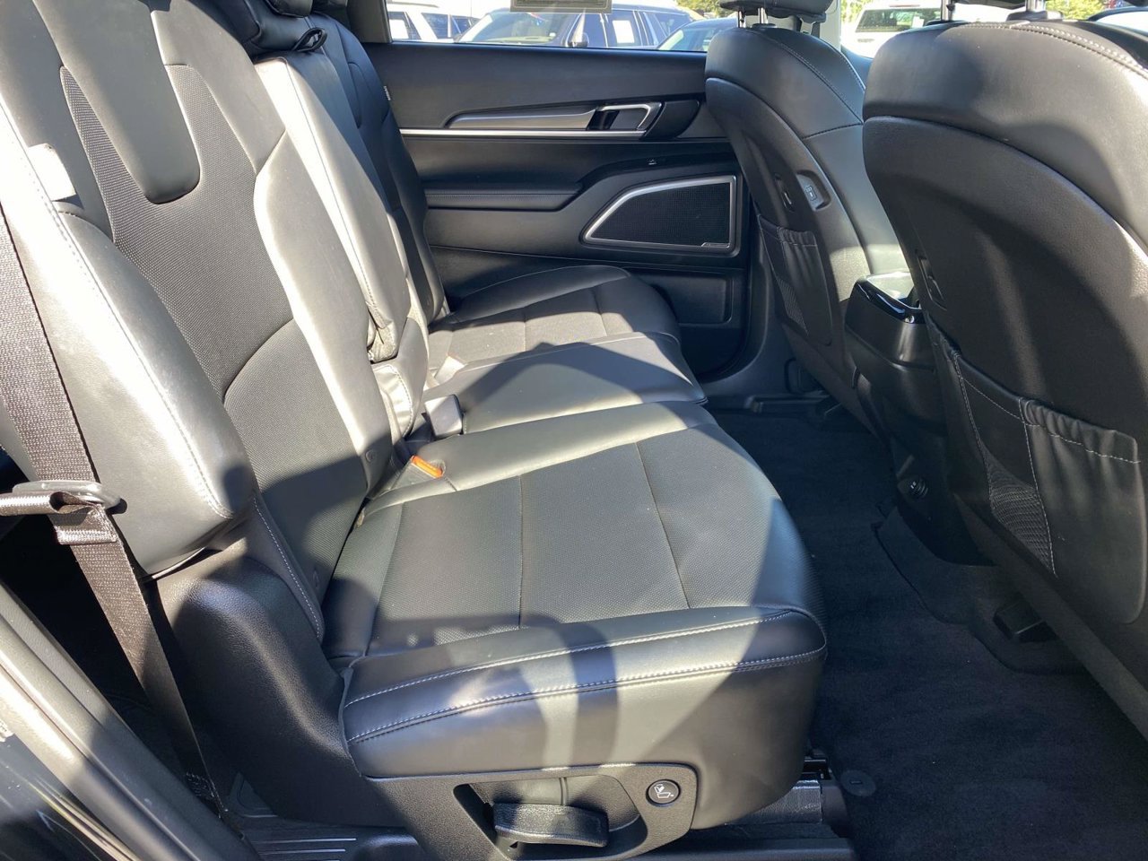 Used 2024 Kia Telluride LX AWD/4WD image 14