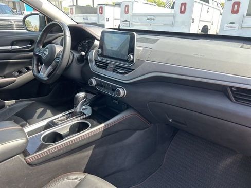 Used 2024 Nissan Altima 2.5 SR image 30