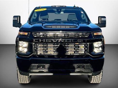 Used 2021 Chevrolet Silverado 2500 Custom w/ Custom Value Package image 3