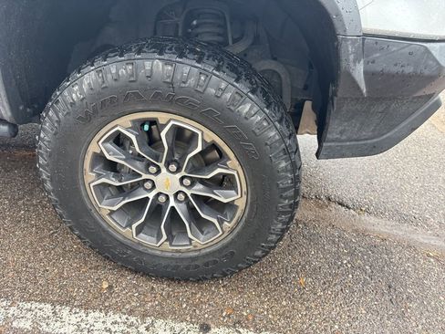 Used 2019 Chevrolet Colorado ZR2 image 2