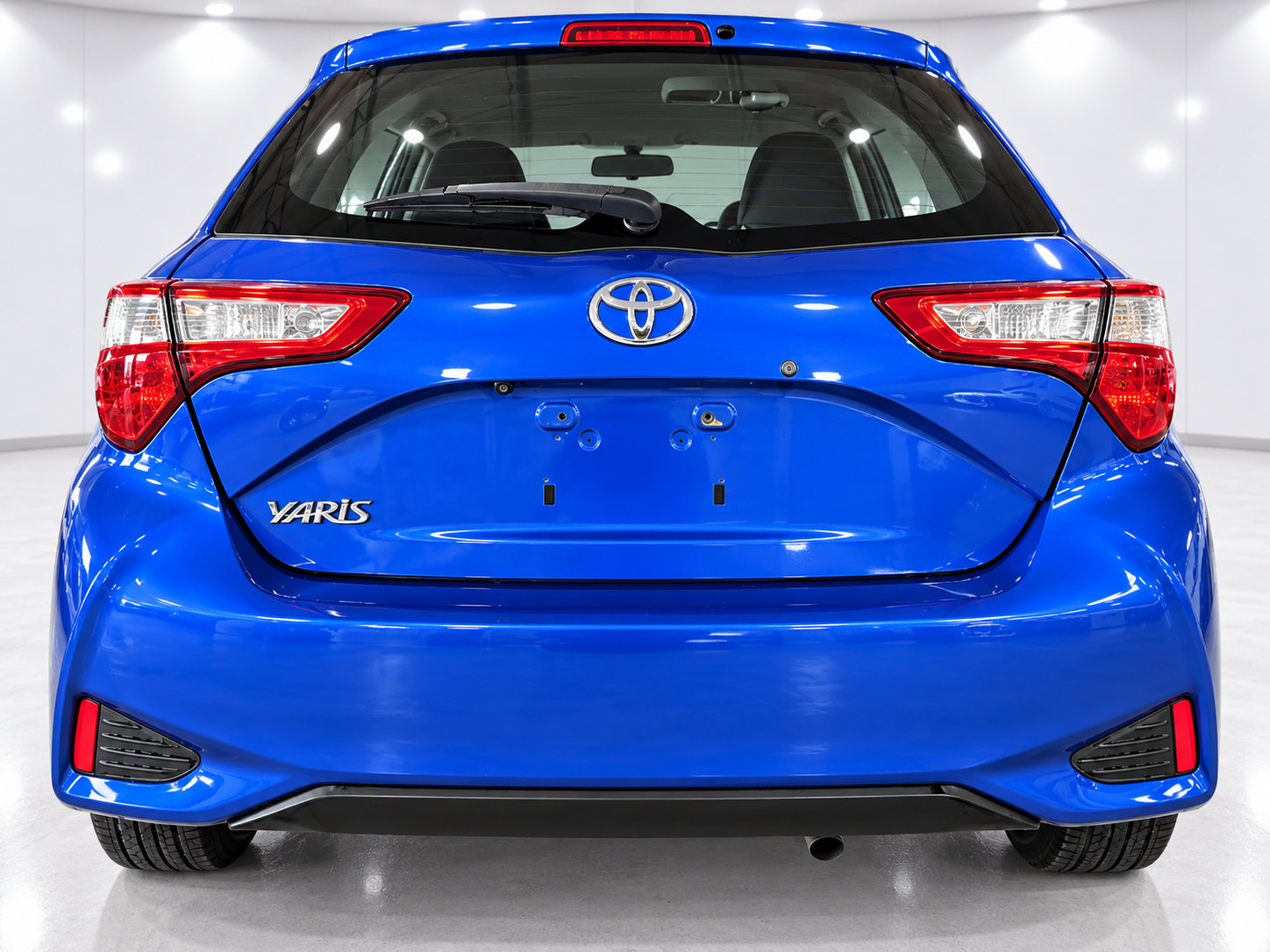 Used 2018 Toyota Yaris L FWD image 8