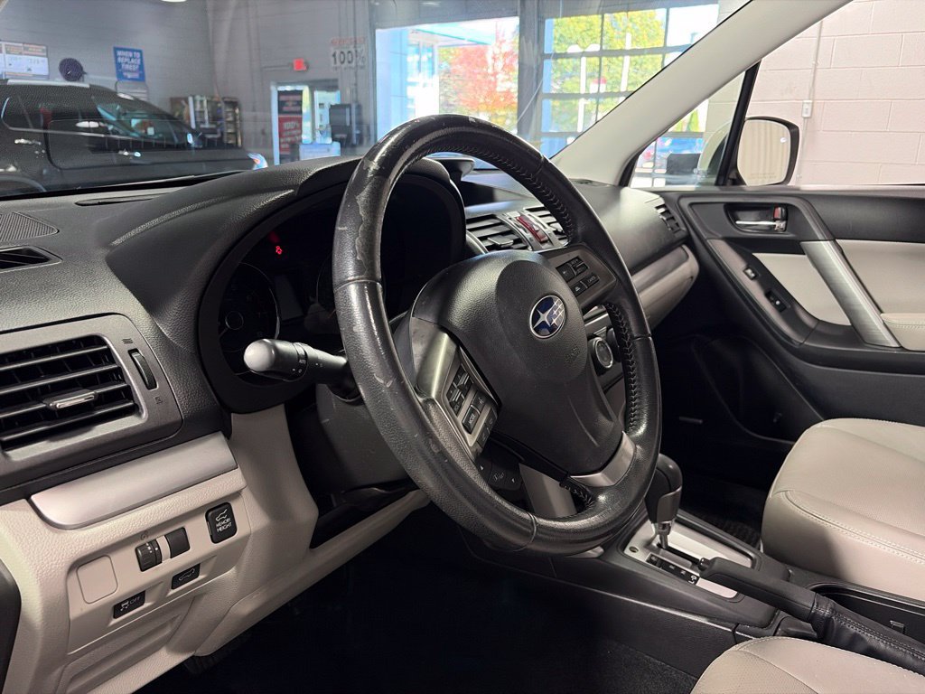 Used 2014 Subaru Forester 2.5i Touring AWD/4WD image 18