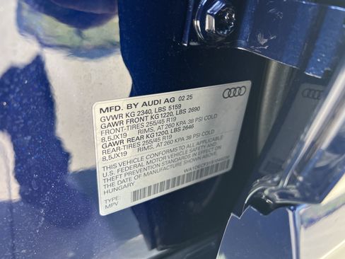 Certified 2025 Audi Q3 2.0T Premium AWD/4WD image 37