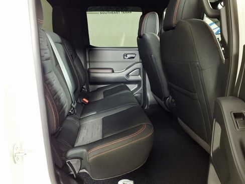 Used 2025 Nissan Frontier PRO-4X w/ Pro Convenience Package AWD/4WD image 10