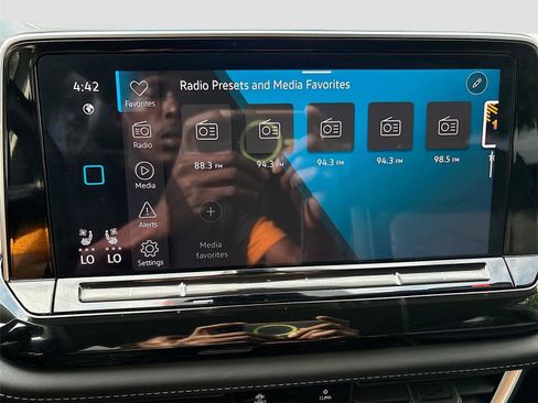 Used 2025 Volkswagen Atlas SE image 14