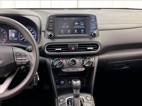 Used 2021 Hyundai Kona SE AWD/4WD image 6