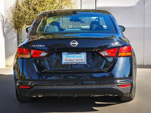 Used 2024 Nissan Altima 2.5 SV image 4