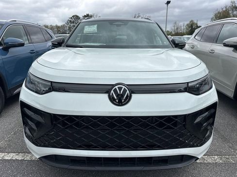 New 2026 Volkswagen Tiguan SE R-Line FWD image 2