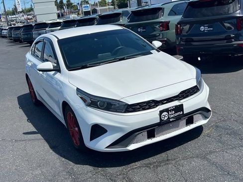 Certified 2023 Kia Forte LXS FWD image 7