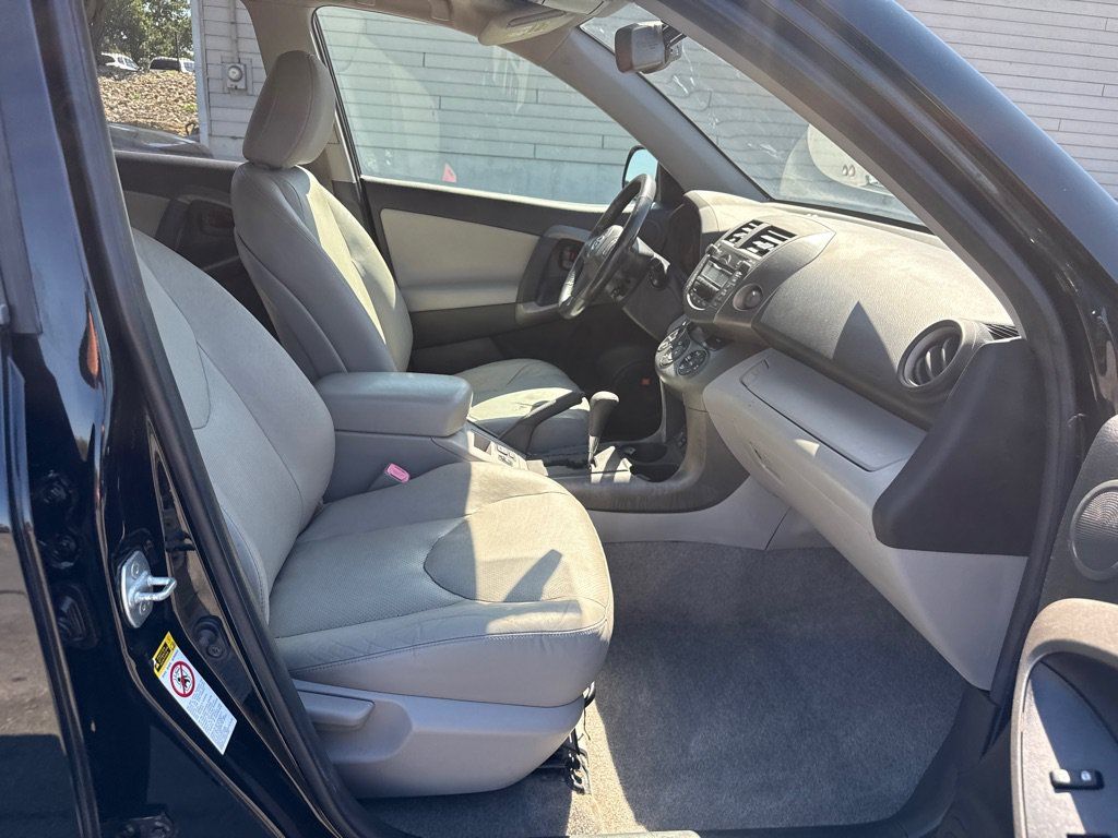 Used 2009 Toyota RAV4 Limited FWD image 13