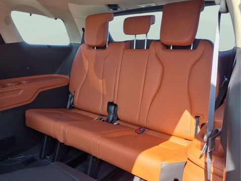 New 2026 Kia Carnival EX FWD image 18