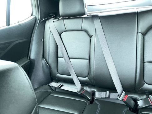 Used 2025 Buick Envista Sport Touring image 39