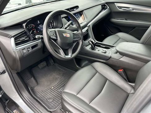 Used 2024 Cadillac XT6 Luxury w/ LPO, Floor Liner Package image 15