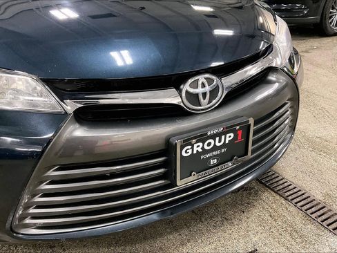 Used 2017 Toyota Camry LE image 29