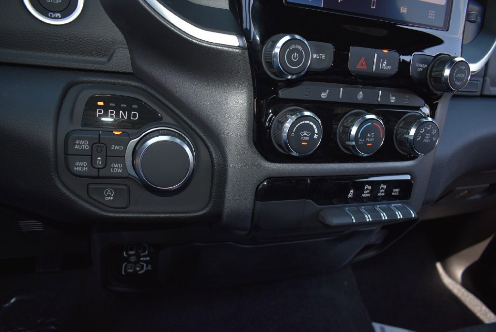 New 2026 RAM 1500 Big Horn AWD/4WD image 18