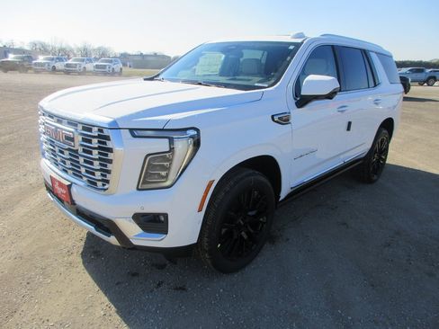 New 2026 GMC Yukon Denali w/ Sun & Power Step Package image 9