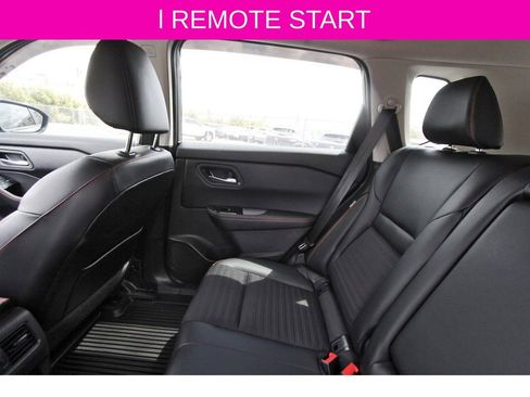 Used 2025 Nissan Rogue SV image 12