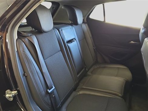 Used 2022 Buick Encore Preferred image 9