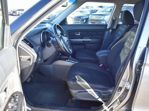 Used 2013 Kia Soul + w/ Audio Pkg image 9