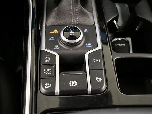 Certified 2023 Kia Sorento SX image 31