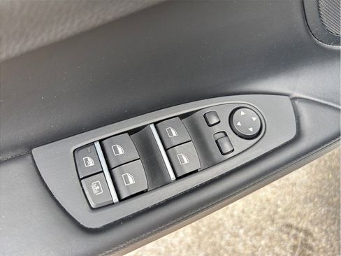 Used 2014 BMW 750i RWD image 21