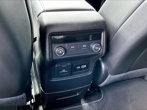 Used 2023 GMC Acadia SLT AWD/4WD image 21