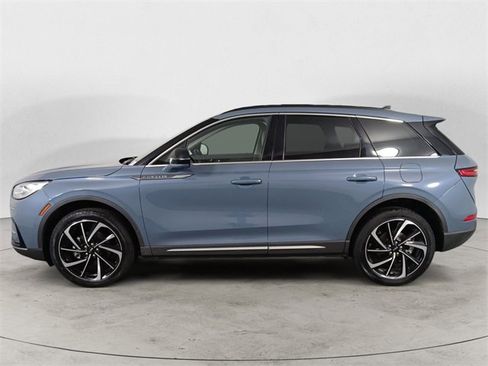 Used 2025 Lincoln Corsair Reserve image 2