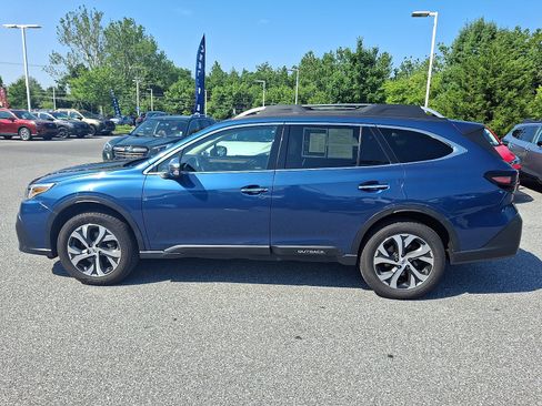 Used 2022 Subaru Outback Touring AWD/4WD image 7