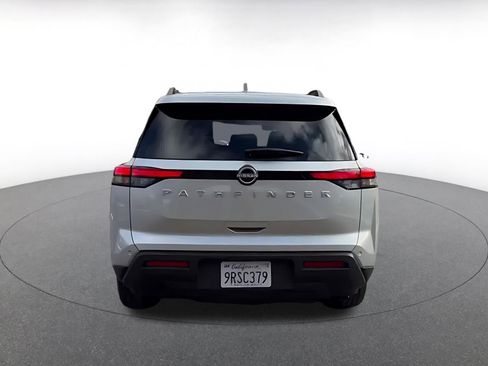 Used 2025 Nissan Pathfinder SV image 12