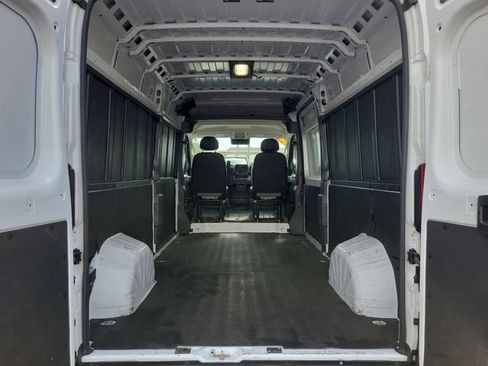 Used 2024 RAM ProMaster 2500 w/ Convenience Group FWD image 9
