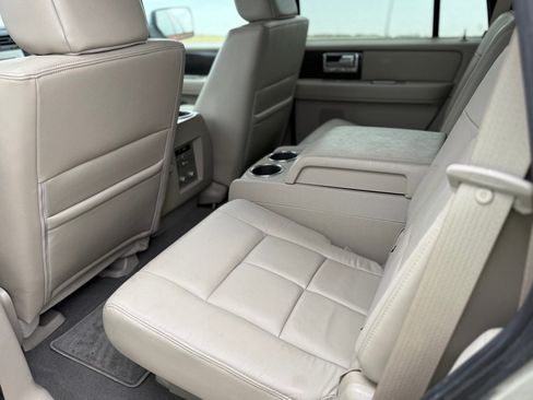 Used 2007 Lincoln Navigator Ultimate image 16