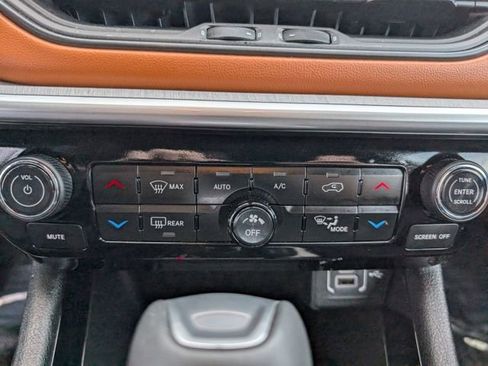 Used 2024 Jeep Compass Limited image 16