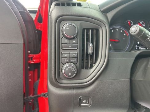 Used 2024 Chevrolet Silverado 2500 Custom w/ Custom Value Package image 18