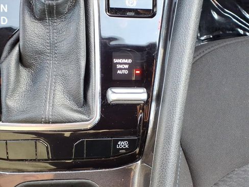 Used 2024 Jeep Compass Sport image 18