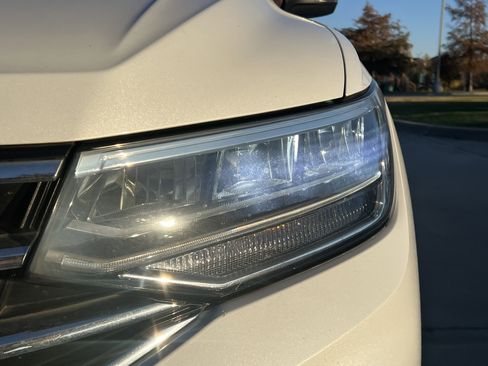 Certified 2023 Volkswagen Tiguan SE w/ Panoramic Sunroof Package image 6