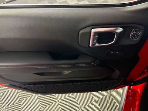 Used 2023 Jeep Wrangler Unlimited Sahara w/ Cold Weather Group image 25