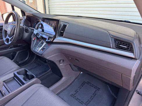Used 2019 Honda Odyssey EX image 13