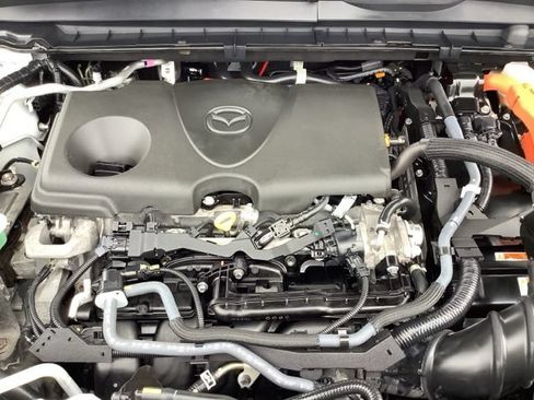 Used 2025 MAZDA CX-50 AWD 2.5 Hybrid w/ Premium Pkg image 16