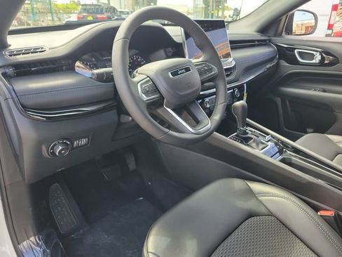 New 2026 Jeep Compass Latitude image 16