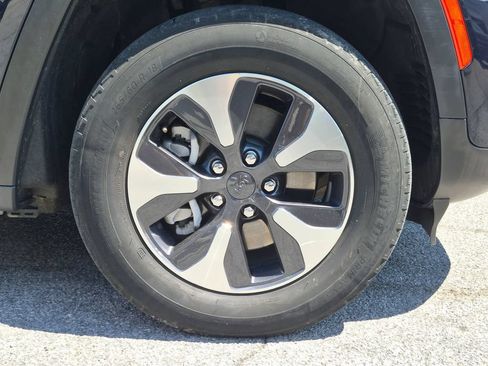 Used 2023 Jeep Grand Cherokee 4WD 4xe image 33