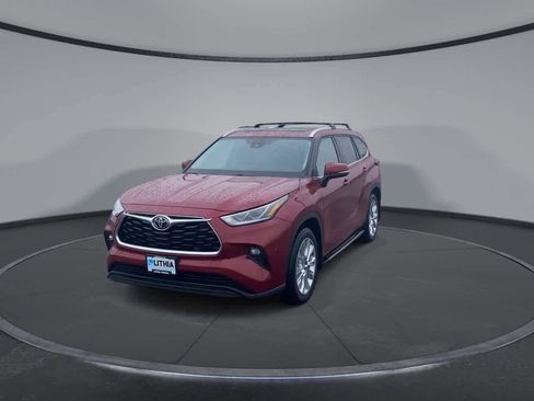 Used 2023 Toyota Highlander Limited AWD/4WD image 4
