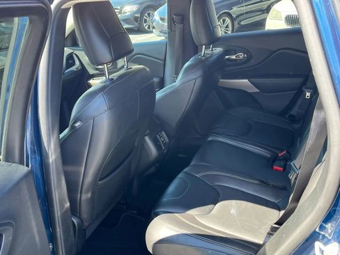 Used 2018 Jeep Cherokee Limited w/ Trailer Tow Group AWD/4WD image 14