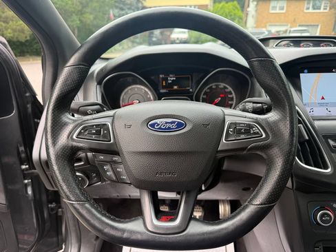 Used 2017 Ford Focus ST w/ Equipment Group 402A FWD image 17