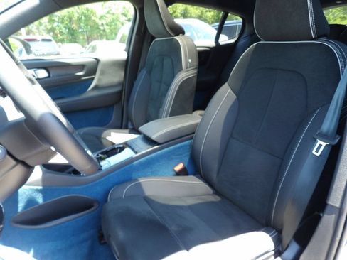 Certified 2023 Volvo C40 P8 Recharge Ultimate AWD/4WD image 11