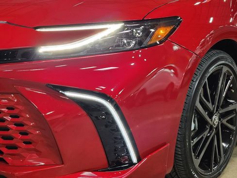 Used 2025 Toyota Camry XSE image 13