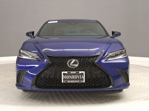 Used 2023 Lexus ES 300h F Sport image 4