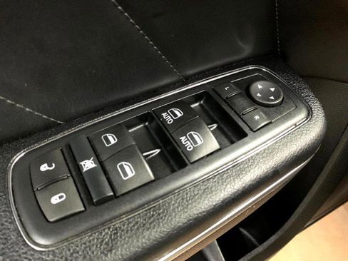 Used 2017 Dodge Charger SXT w/ Plus Group image 14