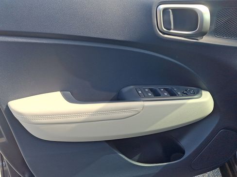 New 2026 Hyundai Venue FWD image 11