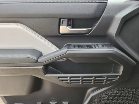 New 2026 Toyota Tacoma Limited AWD/4WD image 21