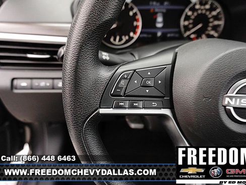 Used 2024 Nissan Altima 2.5 SV FWD image 19